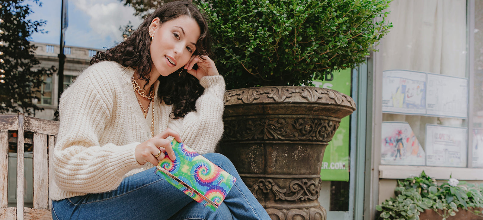 Mundi Wallets Blog - All things wallets, crossbody bag, phone bags, wristlets and more. Learn about fashion trends, RFID protection, Affordable wallets and bags, and more. The go to spot to learn about all things fashion.
